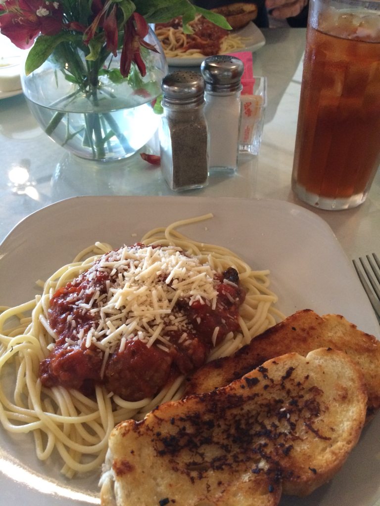Elizabeth'sSpaghettiAndTable